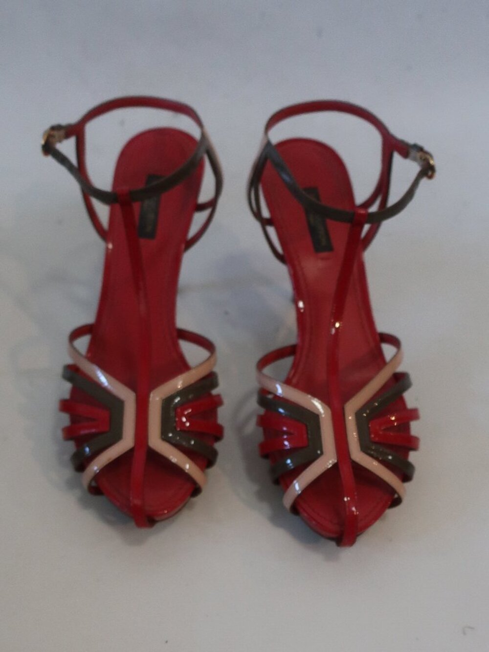 Women Louis Vuitton Red, Beige, Green Patent Leather T Strap Sandals 38 EU/US 8 - Picture 2 of 14